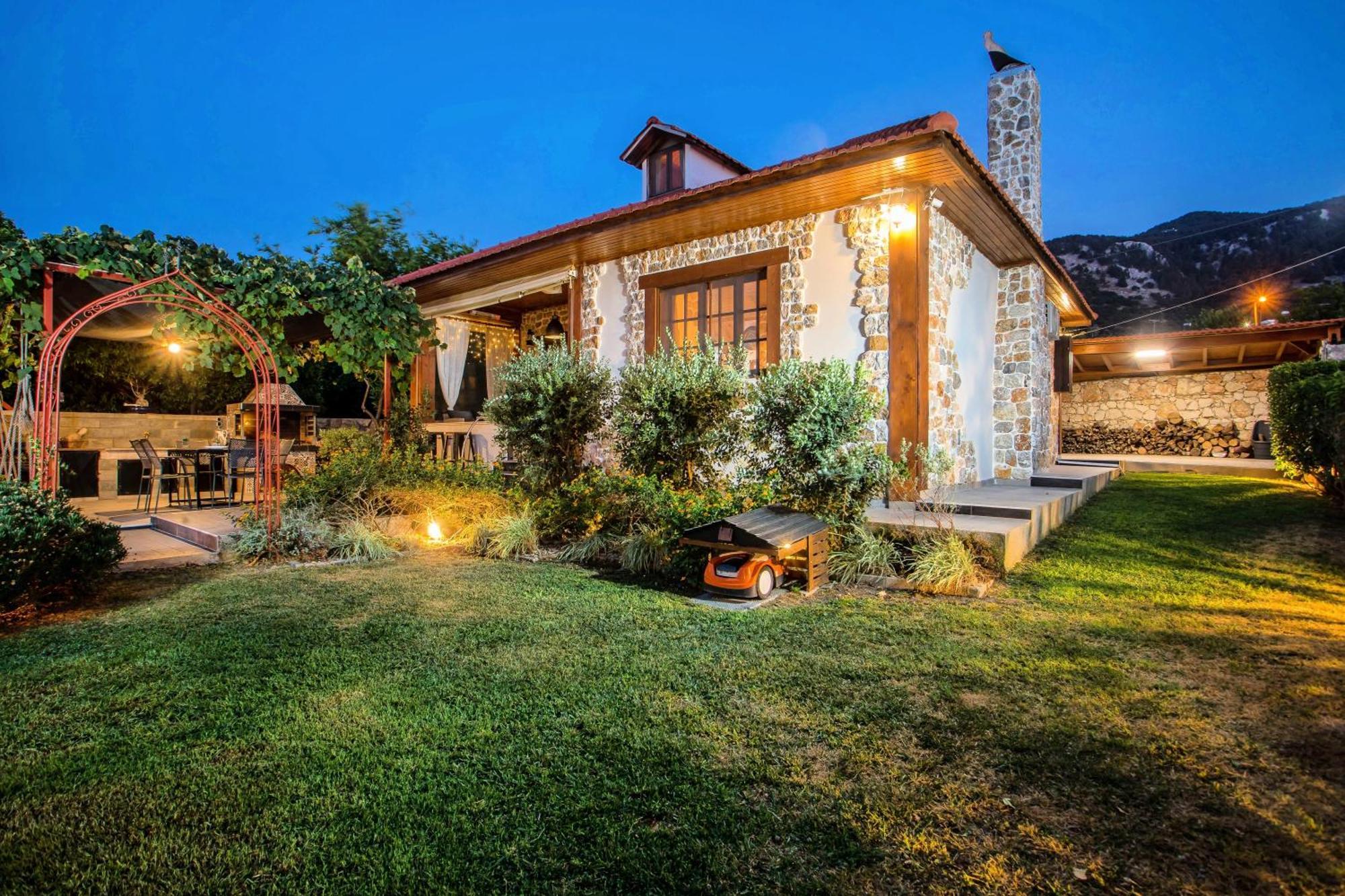 Willa Old Nest House Sálakos Zewnętrze zdjęcie